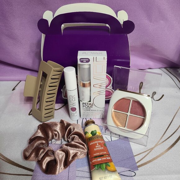 Make-up Cosmetic Gift Set - Picture 1 of 2